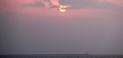 夕暮れ四谷浜