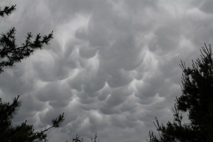 2012年６月１９日台風４号前の乳房雲