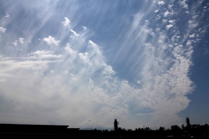 １４０９０８尾流雲