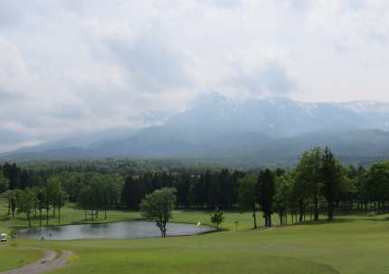 雲と妙高山