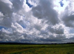 潟田の雲