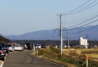 沿道の車