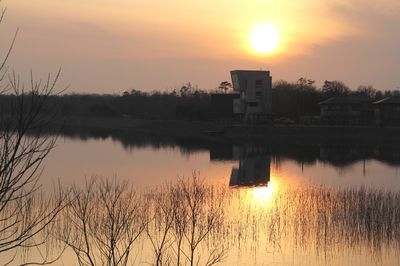 夕暮れの長峰池