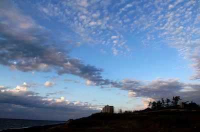 ホテルと雲