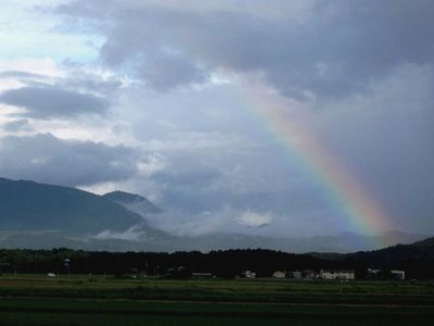 尾神岳方面に虹