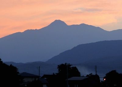 夕暮れの妙高山